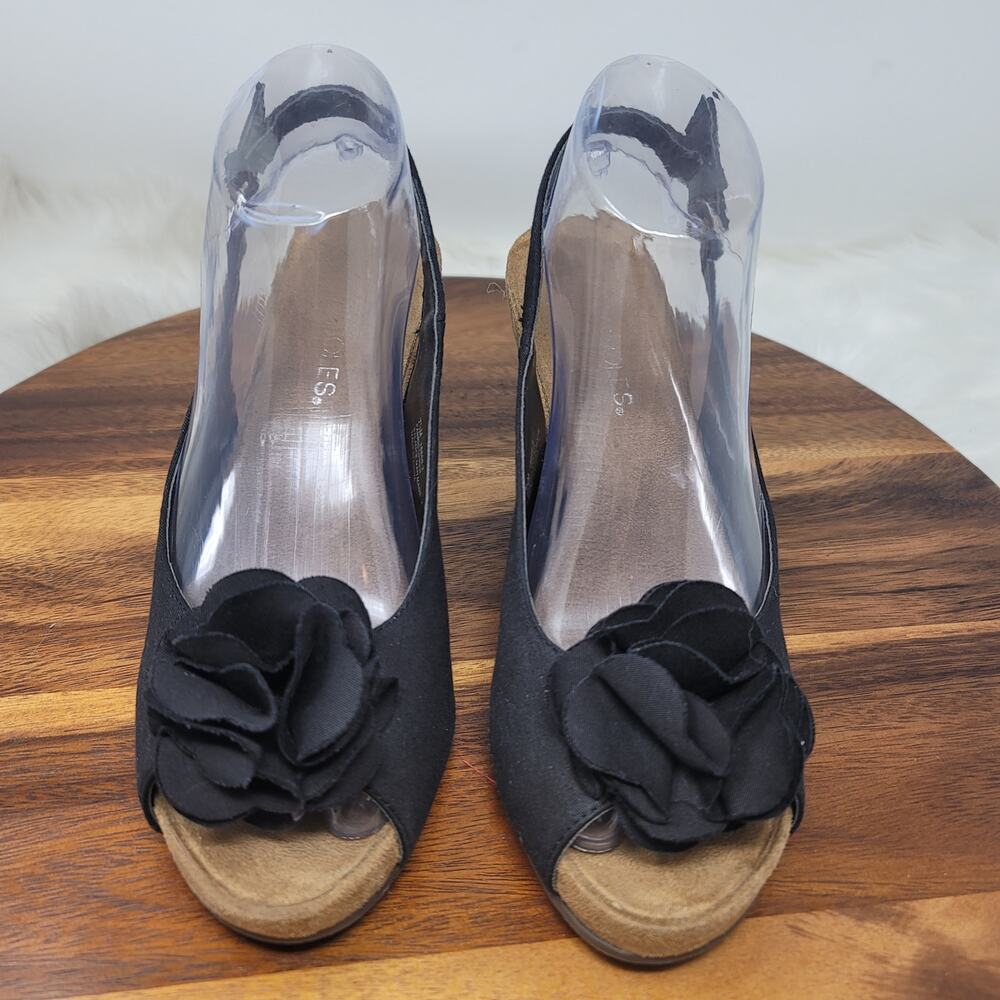 Aerosole Black Fabric Upper Flower Detail Wedge Heel 4" Sandal 7.5